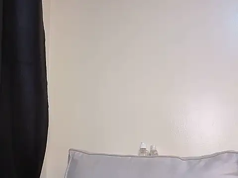 Pinkysmiles - oil body and twerk