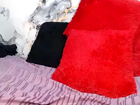 Emilyxrosse - I put two dildos inside my pussy. 🥵