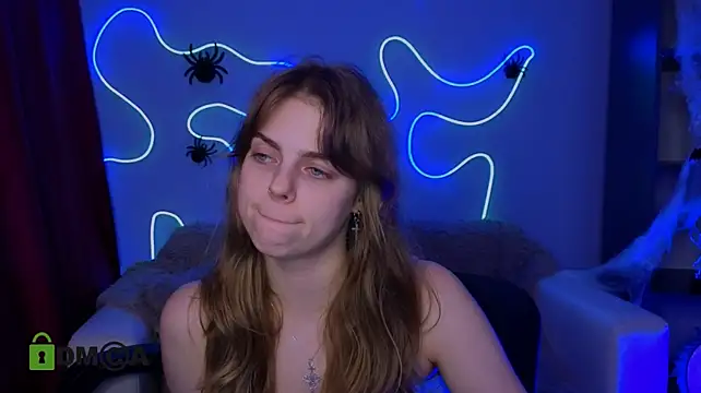 Berry_alma - play with het tits