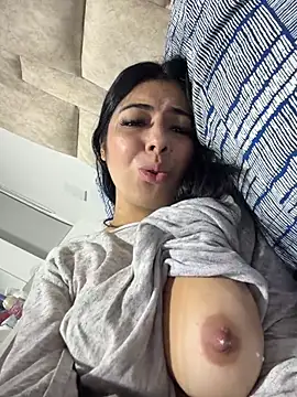 Xoxo_sol - milk in pussy