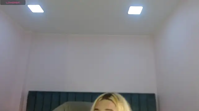 April_bunnyy - naked