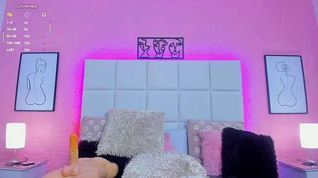 Charlotte_kisss - finger in ass+ oil