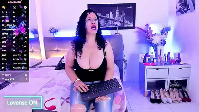 Zaly_mature - Full naked and zoom tits and ass
