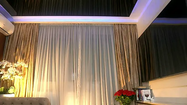ChloeVelvetx - Pussy getting soaked 💦