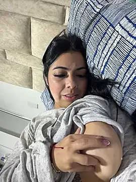 Xoxo_sol - milk in pussy