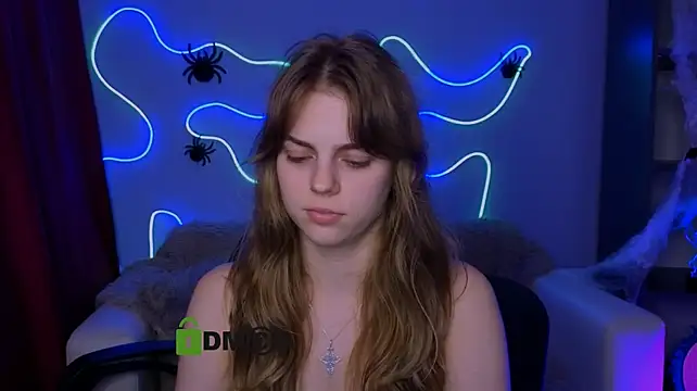 Berry_alma - play with het tits