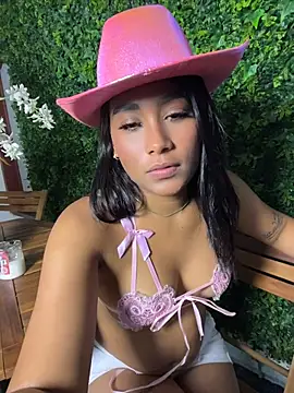 ISIS__DOLL - SPIT & SUCK FASTER😏🥵