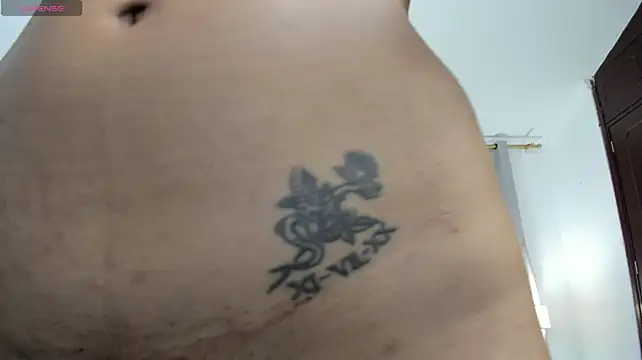 Debora_brown - Spread ass