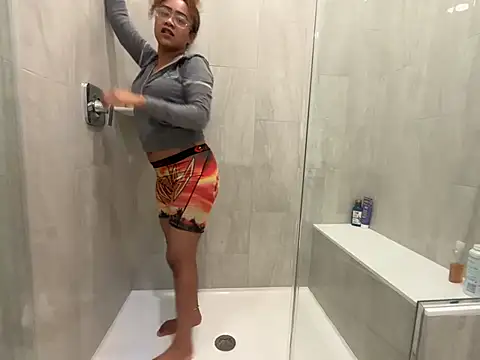 ReeseZen - Take sweater off +boobies out 5m