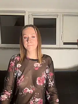 Laurasommer - Naked + 5 min toy Control