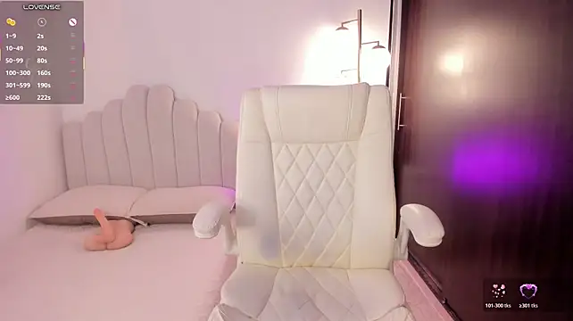 AmberLewis_ - Full Naked + Spanks Ass