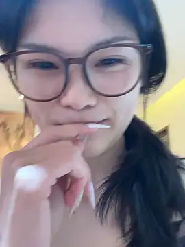 Xiaoyan55 - 成为一个无忧无虑的小公主