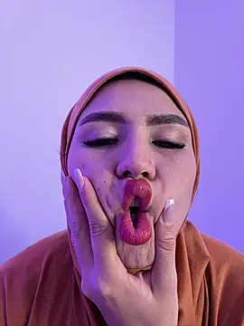 Darsha_Khemu - SQUIRT IN THE GARAGE