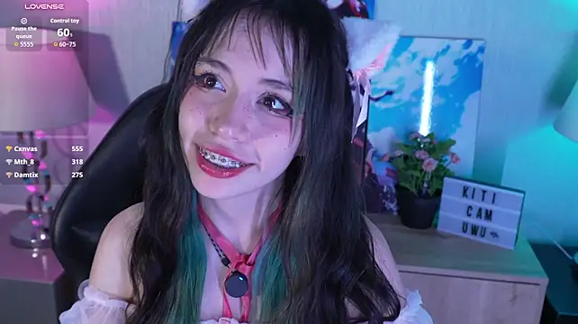Kitticam - Pinch nipples + saliva + slap x 4 🍒