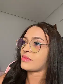 Lyly_Angelll - ꧁🌸Tits out+Zom pussy😌꧂