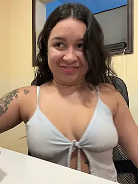 Pretty_Isadora - Silencio, personas cerca