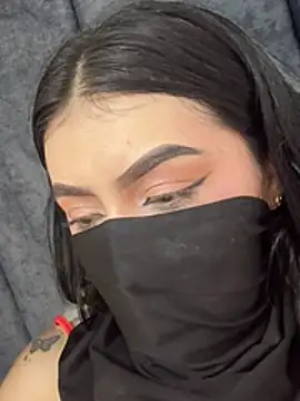 Zharaaa18 - Slowly touch my vagina without panties🌸