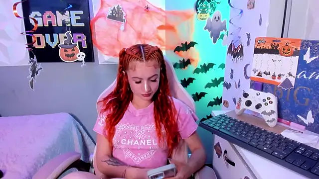 AdelaineBest - Show Tits + close cam