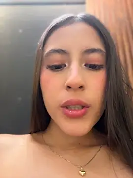 Juanita-Diaz - FUCK MY PUSSY IN MENS BATHROOM + CREAM🥵