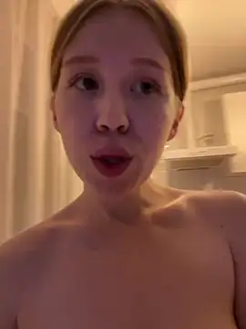 Evie_Wayne - Topless