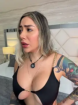 Miacoleman_ - spit on my boobs