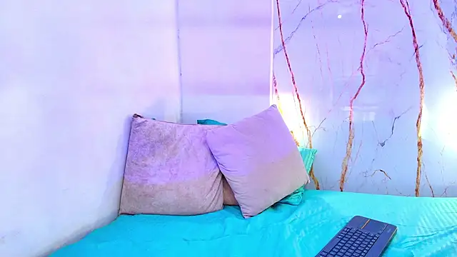 Emily_Carter11 - Pussy weet with dildo inside😈