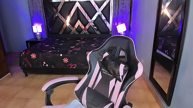 Linda4Petite
