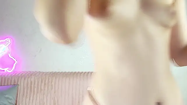 Cinnamonpiegirl - blow job