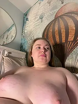 DeniMilkyyyyy - FREE 3 SQUIRT VIDEOS FOR U PM