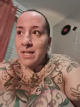 Thelittledevil388 - Je montre mes seins + cul