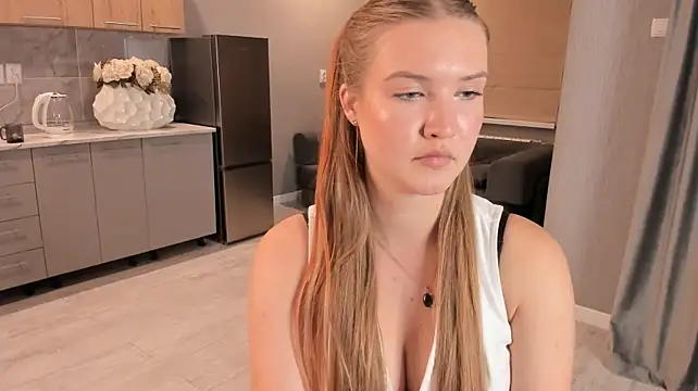 MargetMcgilberry - touch my boobs under top