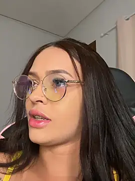 Lyly_Angelll - ꧁🌸Tits out+Zom pussy😌꧂