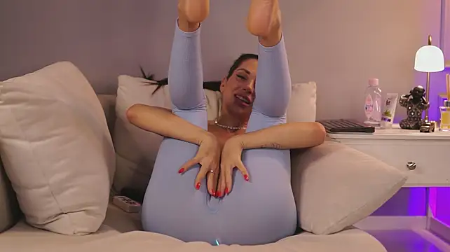 EllyLynne - toy control for last tipper 5 minutes