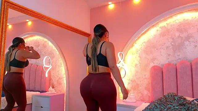 MiaLaurents - 🍑 Turn around & twerk slowly
