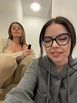 IsabellaEtthan - Tease our Kittyes :)+Vid+Whapp