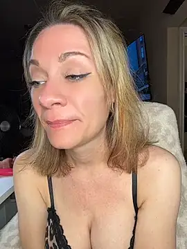 EdenDelilah1 - Lotion on Tits