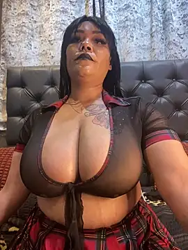 SEXYPRADAxx11 - Oil Nipples💦💦