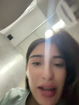 Sweet_Milaa1 - RIDE DILDOO IN THE PUBLIC BATHROOM 😋