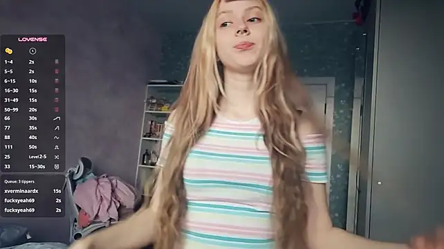 MarissaMcclary - Squeeze my boobs close to cam