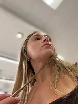 Lunagirl13 - Go Braless under top 🤭🍒😻