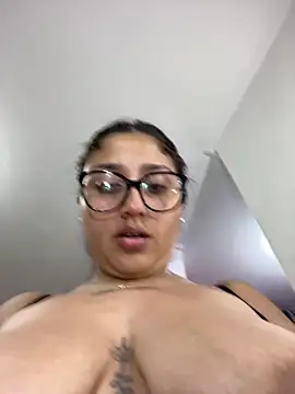 Croftsmila - Rub my clit make me wet