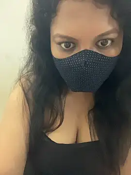 Tamil_Azhagie - 10mins apply oil in boobs
