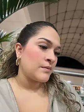 Sara_smiiith211 - Take off my bra in public