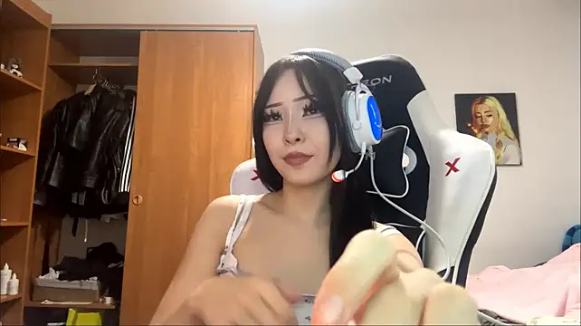SinaDrenning - Stroke my pussy