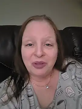 CanadianQueen1973 - Show full boobs