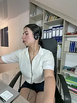 VAL_PRINCESS - Naughty secretary masturbates 🔥