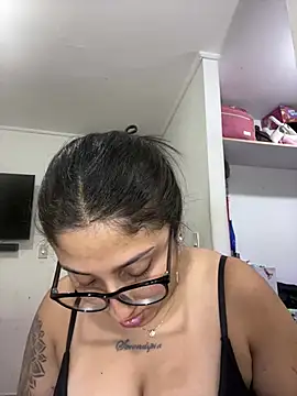 Croftsmila - Plug anal and oily ass