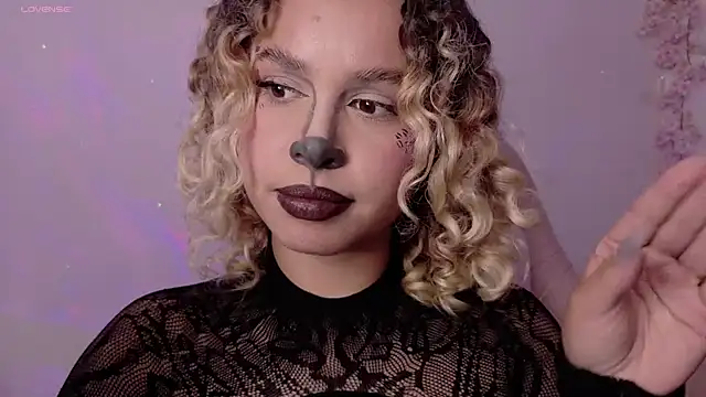 Haelycute - Show u my hot outfit🍑💦