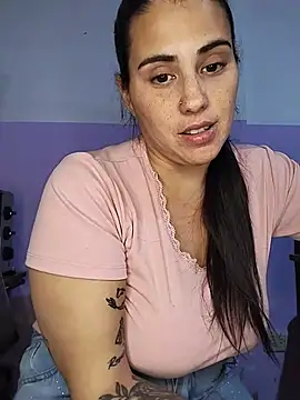 Kariciasecreta - Baile sexy hasta quedar desnuda