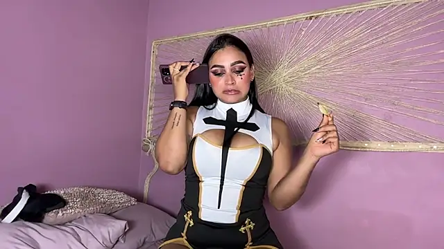 Ashlyrouxx - Oil ass up